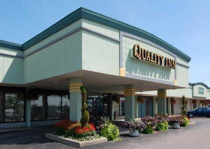 クオリティ イン ユニバーシティ ランシング エクステリア 写真